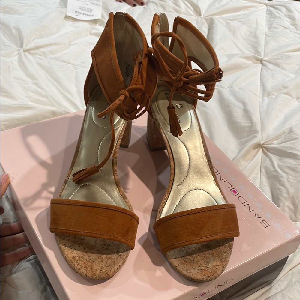 Bandolino Brown Cognac Block Heel Sandals